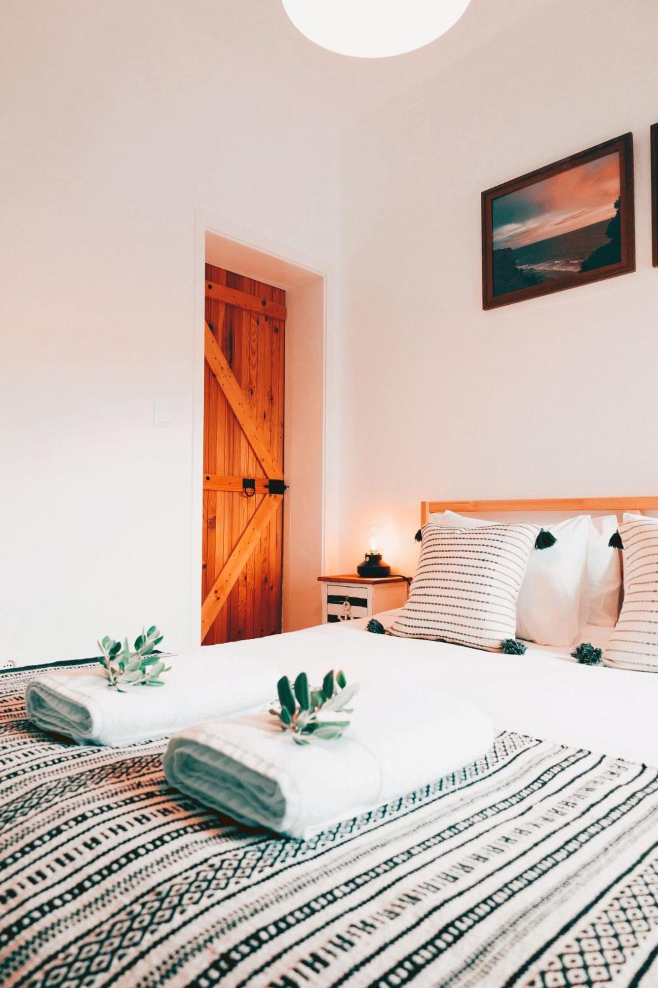 Um Lugar Ao Sol Beach House Azenhas Do Mar Sintra Exterior photo